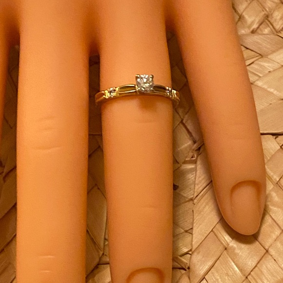 14k white gold diamond solitaire ring 4mm round, .25 cwt with diamond accents. - Picture 6 of 9